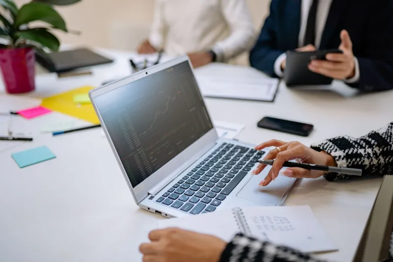Transformation digitale : la méthode pour choisir sans se tromper dans un marché saturé d'outils
